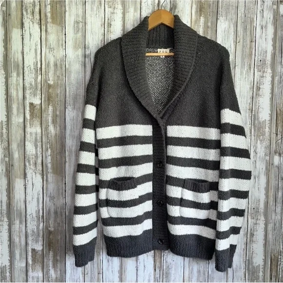 POL Jersee Plush Oversized Gray and White Striped Cardigan - Picture 2 of 6